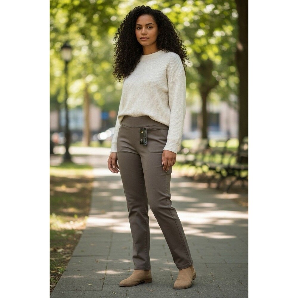 Lee Women’s Slim Fit Slim Leg Mid Rise Sculpting Size 6 Medium Brown Pants